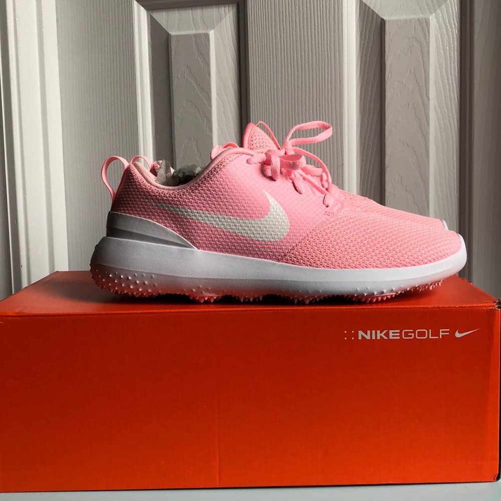 Nike Roshe G NWT! Size 9 arctic punch/ white